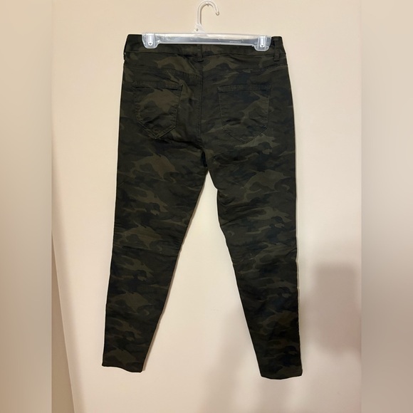 Zara Women's Camouflage Skinny Pants with Ankle Zip Size 8 - Picture 4 of 4